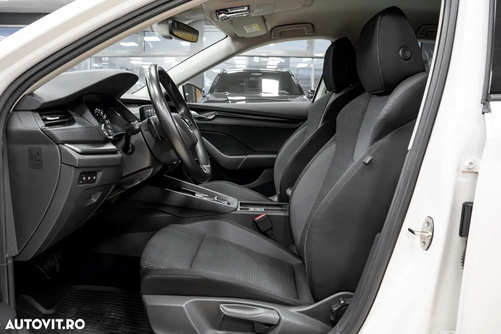 Skoda Octavia Combi 2.0 TDI DSG Ambition - 26