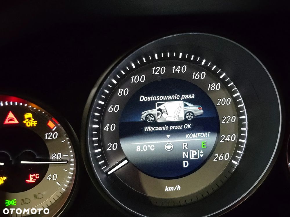 Mercedes-Benz Klasa E 350 BlueTEC 4Matic 7G-TRONIC Elegance - 11