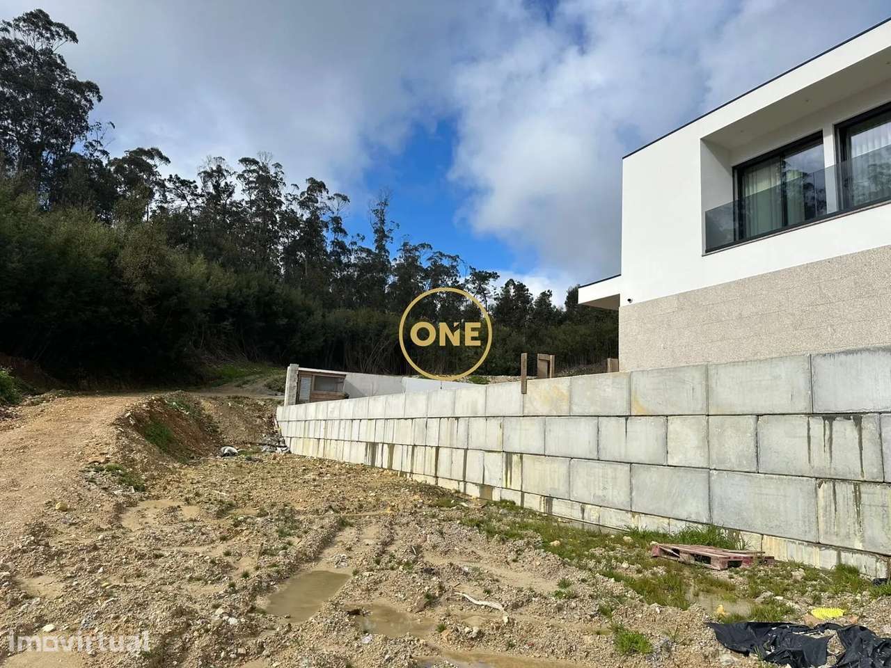 Terreno com projeto aprovado para construção de 2 Moradias - Grande imagem: 5/25