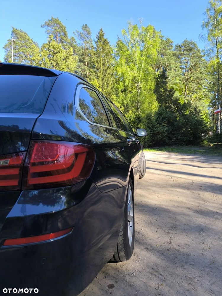 BMW Seria 5 525d Touring - 5