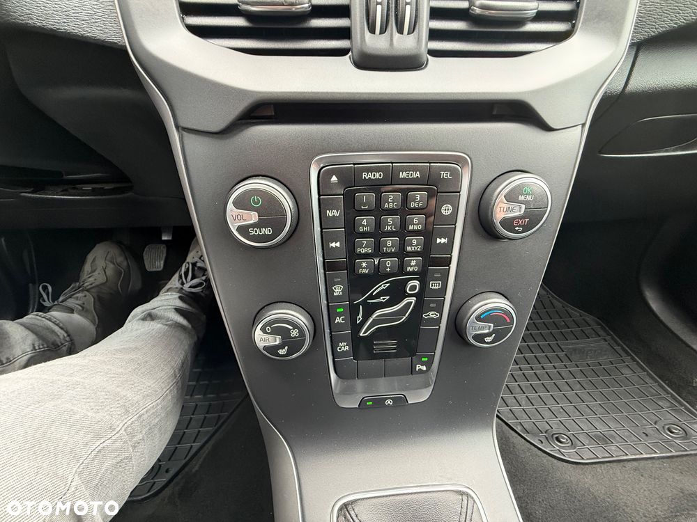 Volvo V40 D2 Momentum - 24
