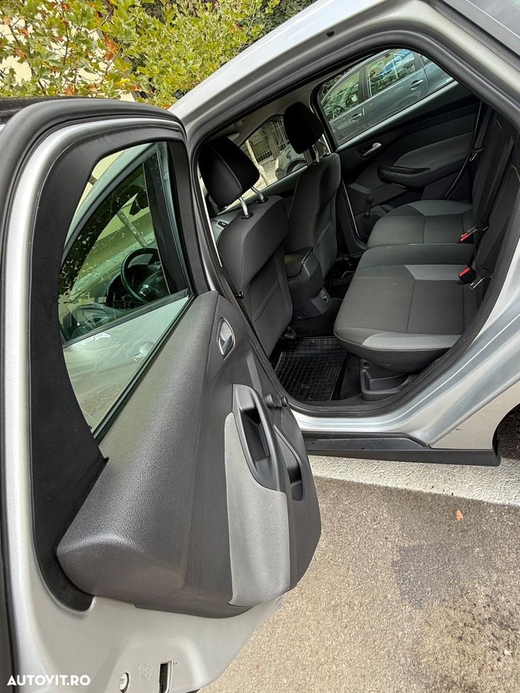 Ford Focus - 13