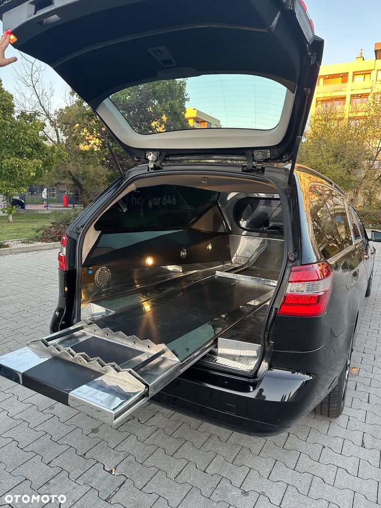 Mercedes-Benz Klasa E 200 CDI BlueEff Avantgarde - 4