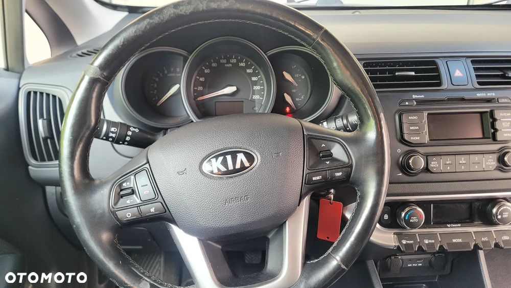 Kia Rio 1.4 Dream Team Edition - 33