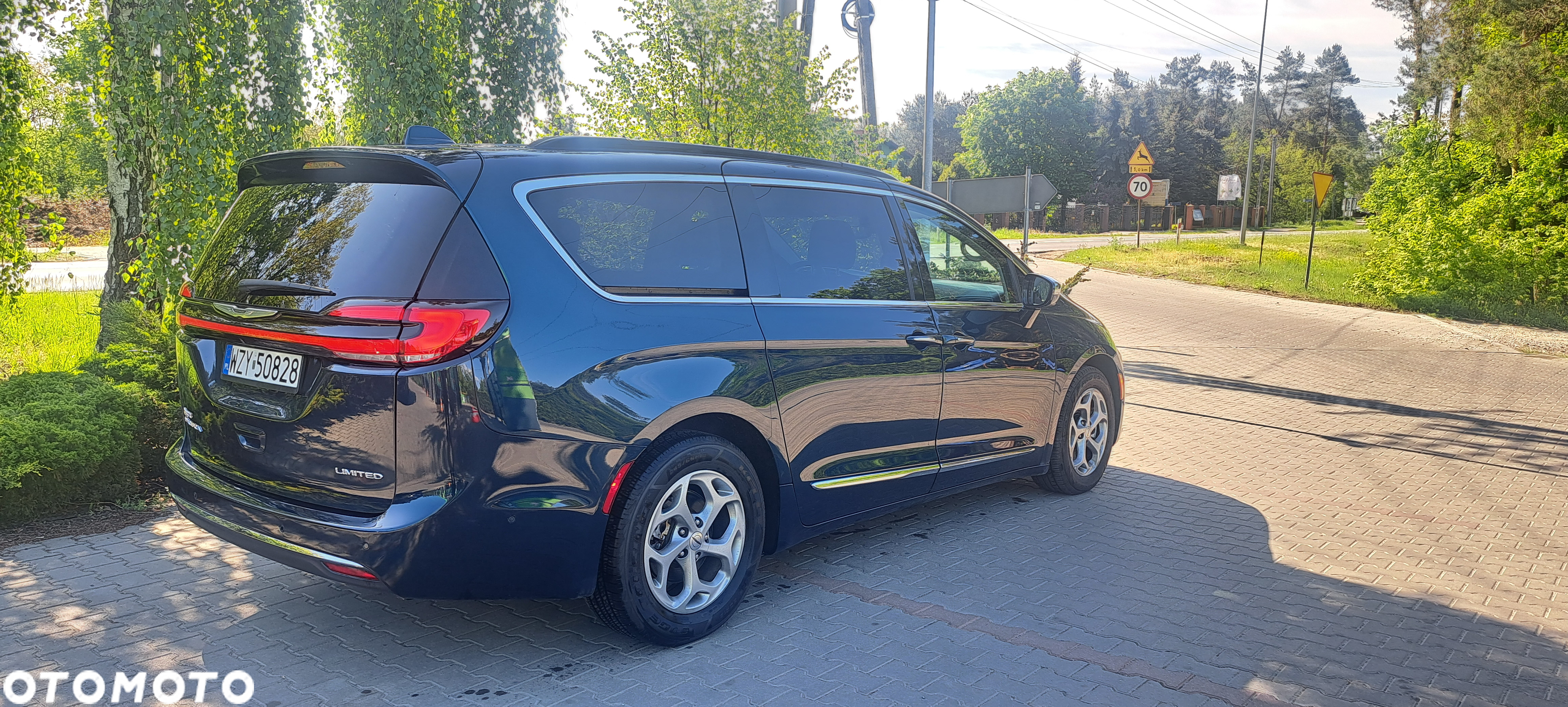 Chrysler Pacifica - 15