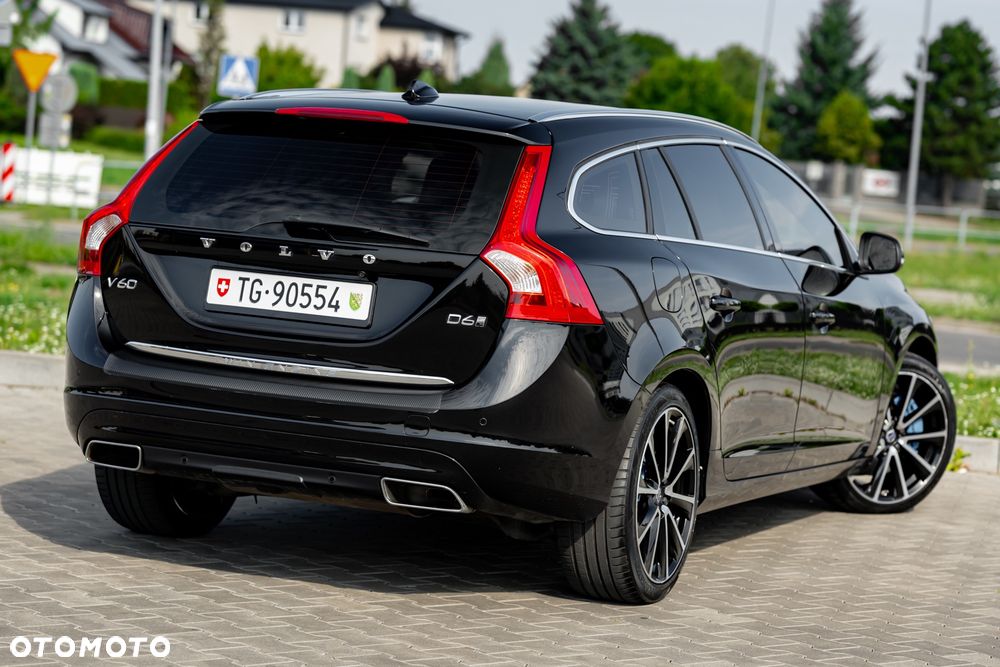 Volvo V60 D6 AWD Plug-in Hybrid Summum - 9