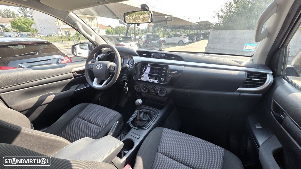 Toyota Hilux 2.4 D-4D 4WD CD CM - 9