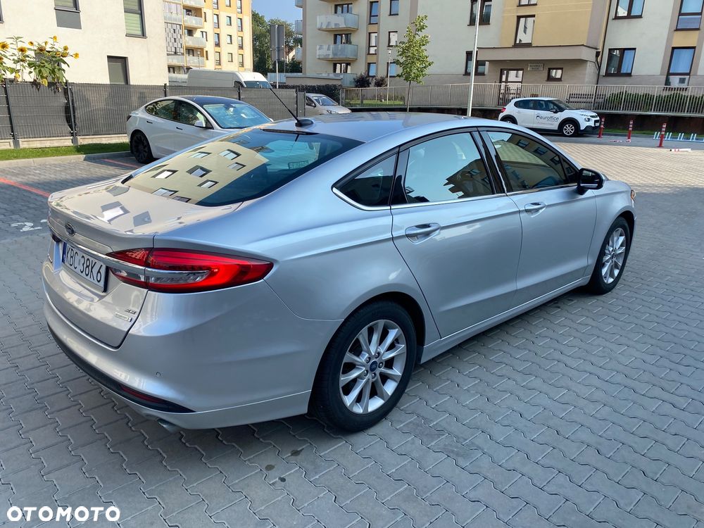 Ford Fusion - 4