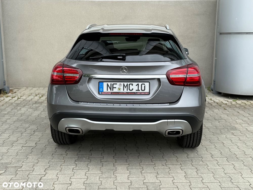 Mercedes-Benz GLA 180 7G-DCT Peak Edition - 8