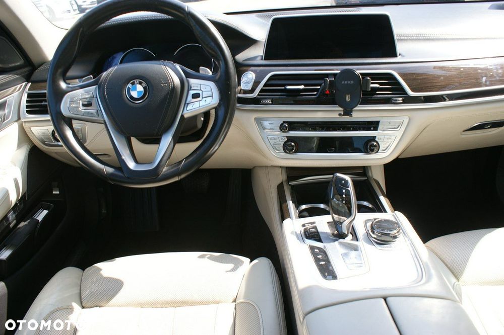 BMW Seria 7 - 23