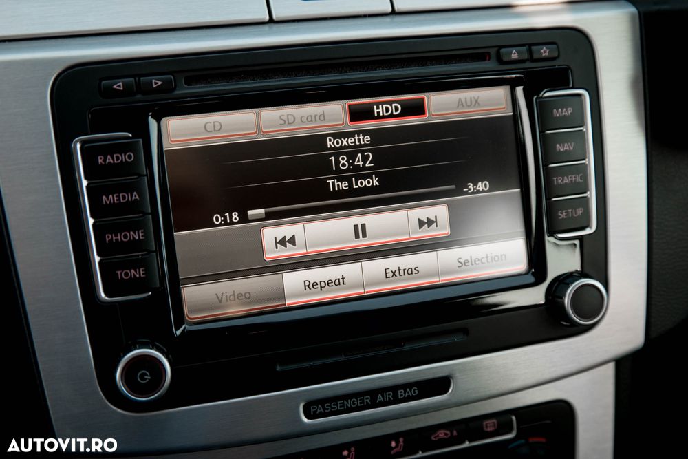 Volkswagen Passat 1.6 TDI DPF BlueMotion Technology Highline - 39