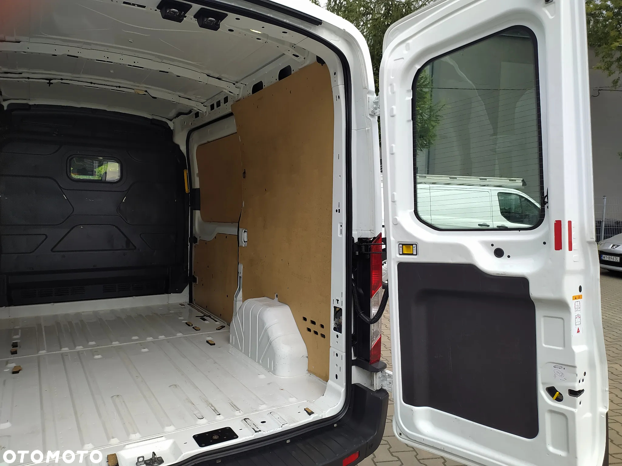 Ford TRANSIT L2 H2 MAŁY PRZEBIEG  GWARANCJA MECHANICZNA 1-ROK  F-VAT 23% - 12
