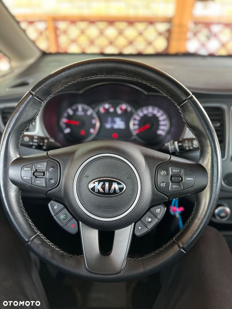 Kia Carens 1.7 CRDi M 7os EU6 - 26