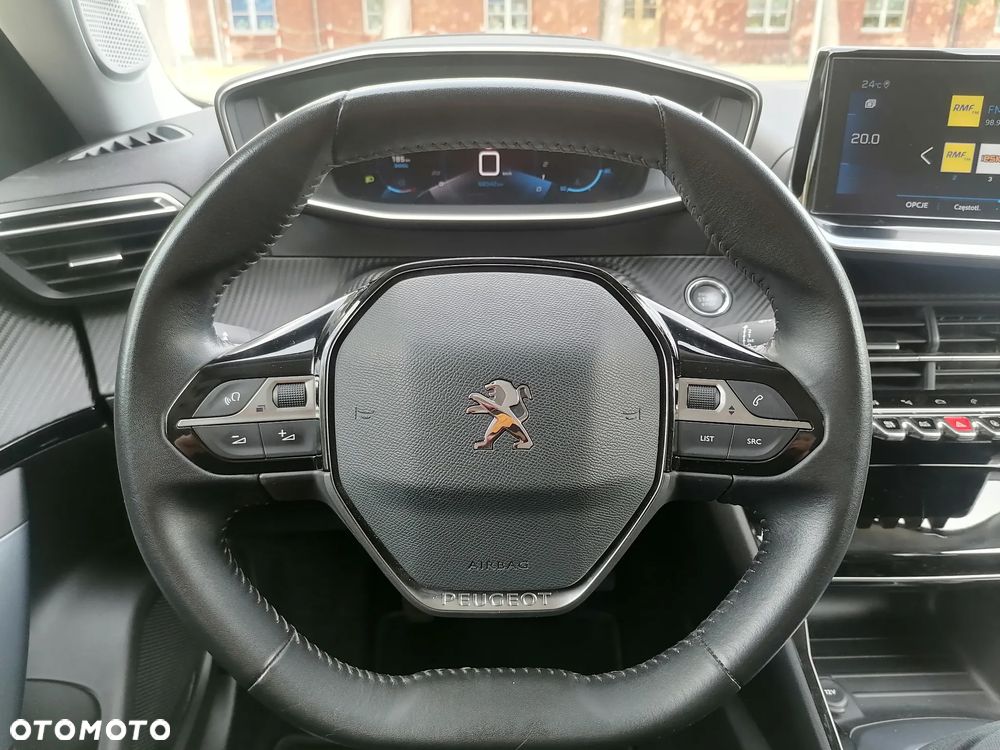 Peugeot 2008 1.5 BlueHDi Allure S&S - 32