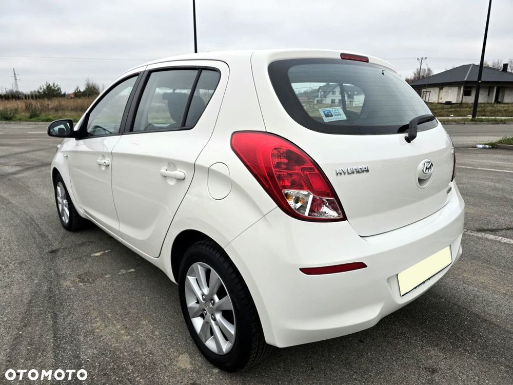 Hyundai i20 1.1 CRDi Comfort - 32