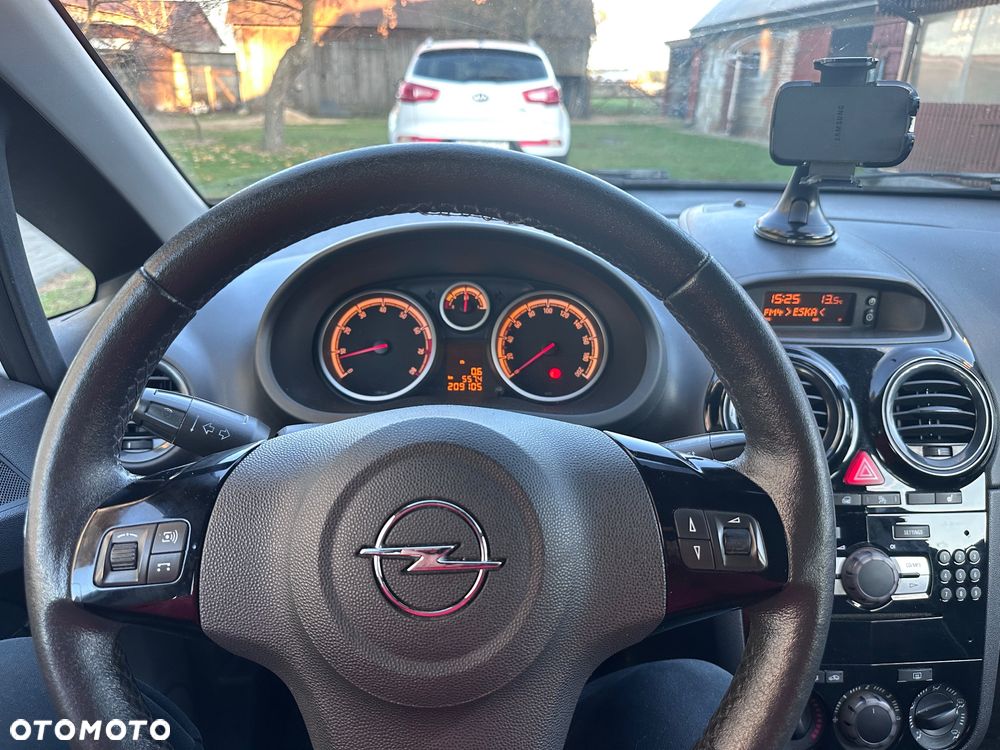 Opel Corsa 1.2 16V Cosmo - 2