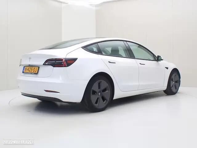 Tesla Model 3 Standard Range Plus RWD - 4