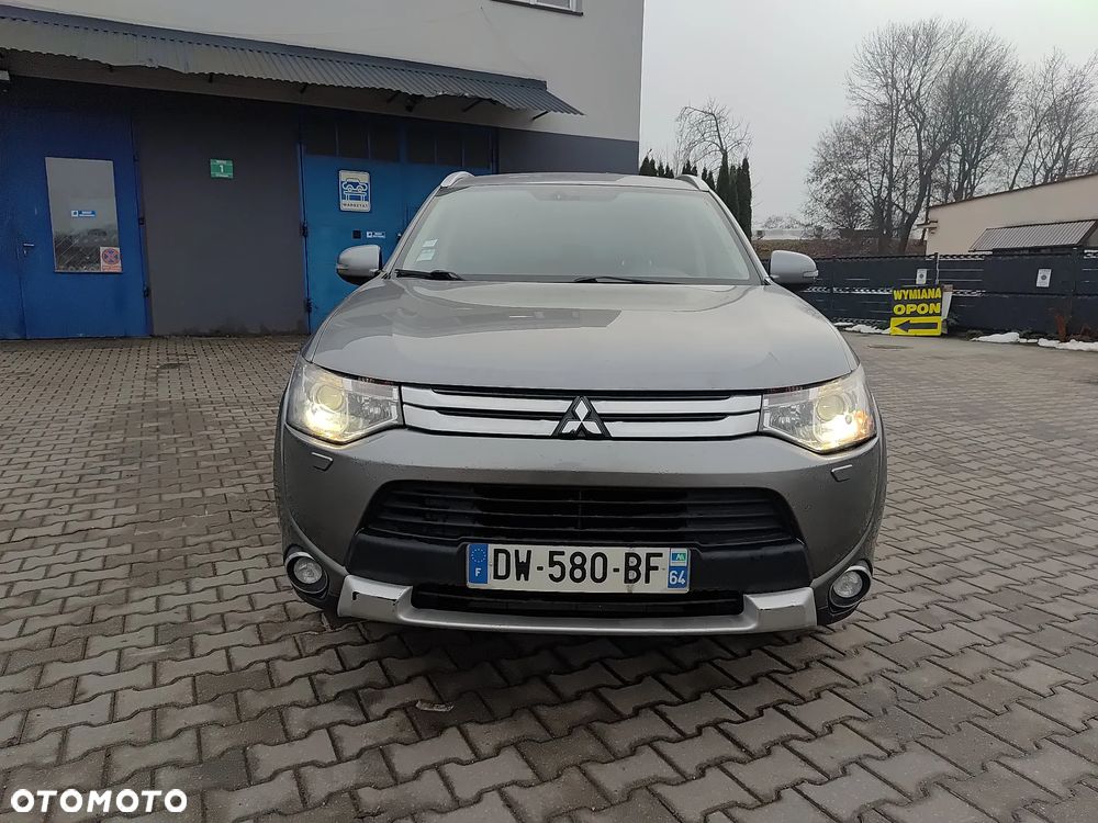 Mitsubishi Outlander 2.2 DI-D 4WD Plus - 14