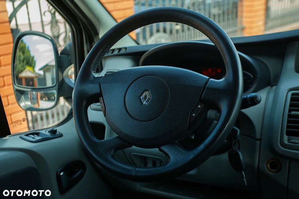 Renault Trafic Grand Passenger Black Edition - 29