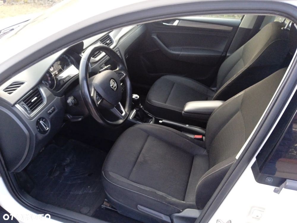 Skoda RAPID - 7