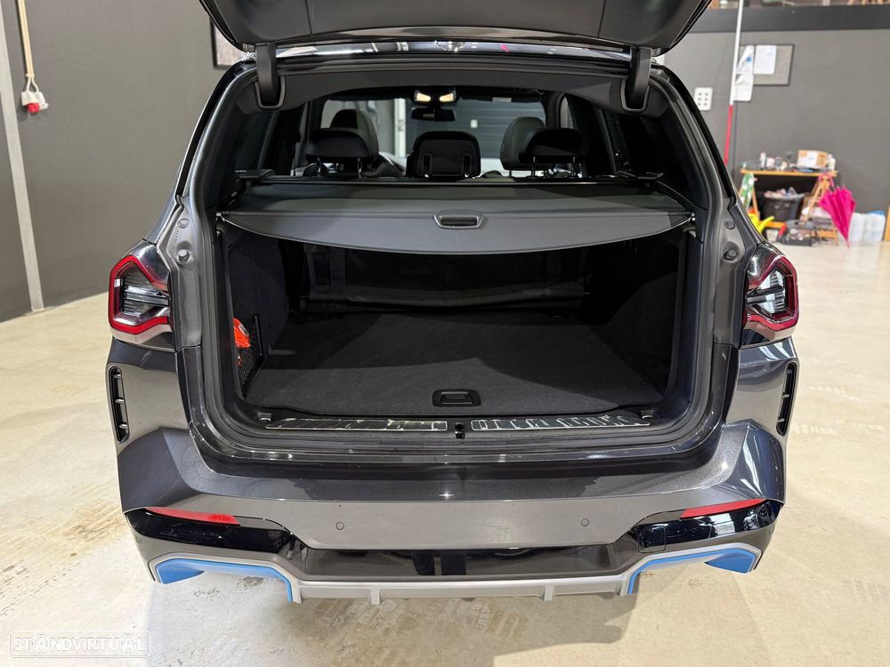 BMW iX3 M Sport Impressive - 14