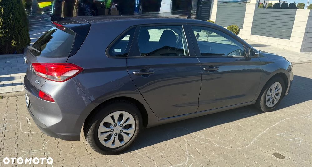 Hyundai i30 1.4 Classic + - 11