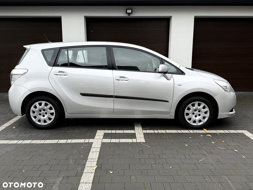 Toyota Verso 1.8 Edition - 9