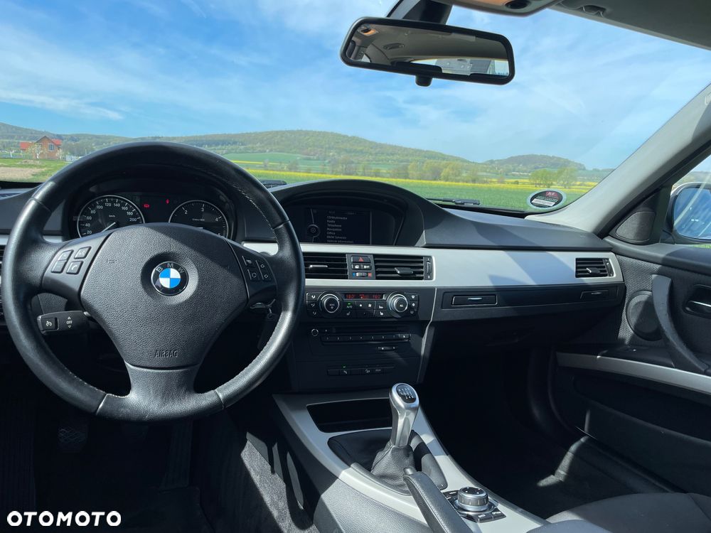 BMW Seria 3 320d xDrive DPF - 21