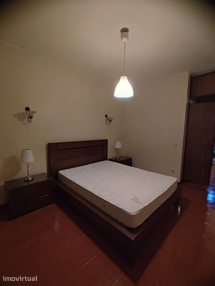 Apartamento perto do centro do Porto com boa exposição solar - Grande imagem: 2/6