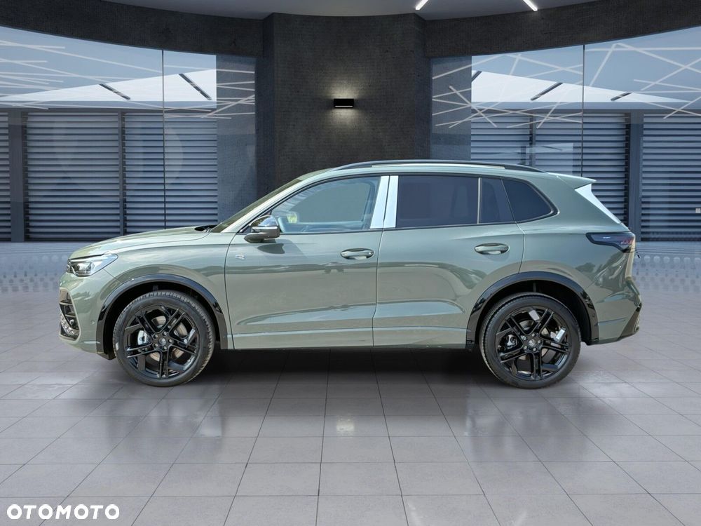 Volkswagen Tiguan - 12