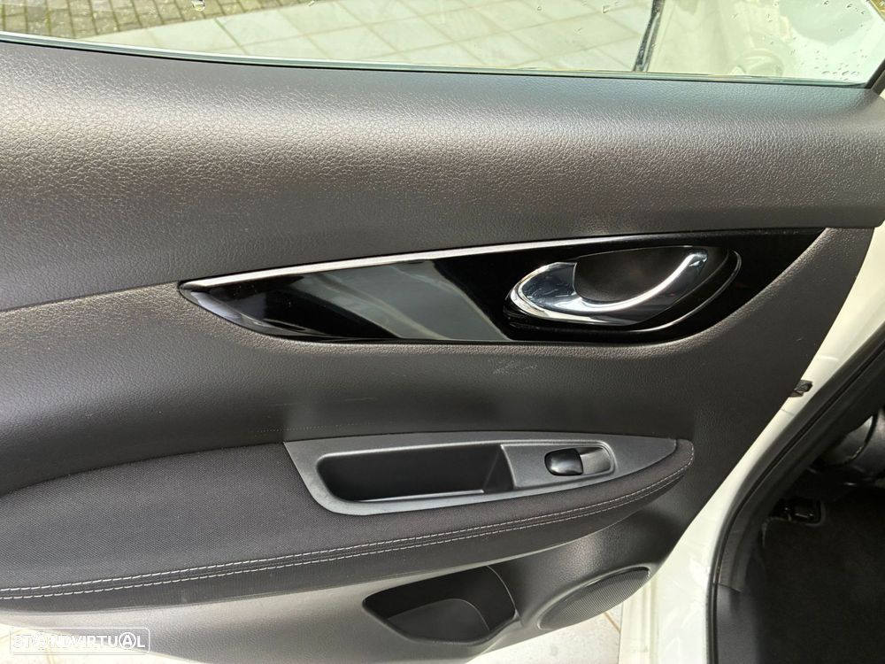 Nissan Qashqai 1.5 dCi N-Connecta - 18