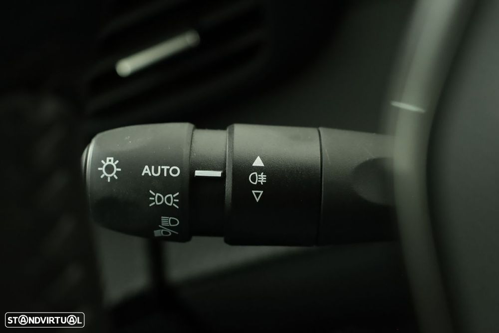 Peugeot 2008 1.2 PureTech Allure - 16