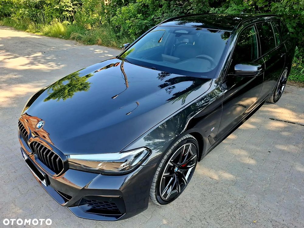 BMW Seria 5 540d xDrive Touring M Sport Edition - 22