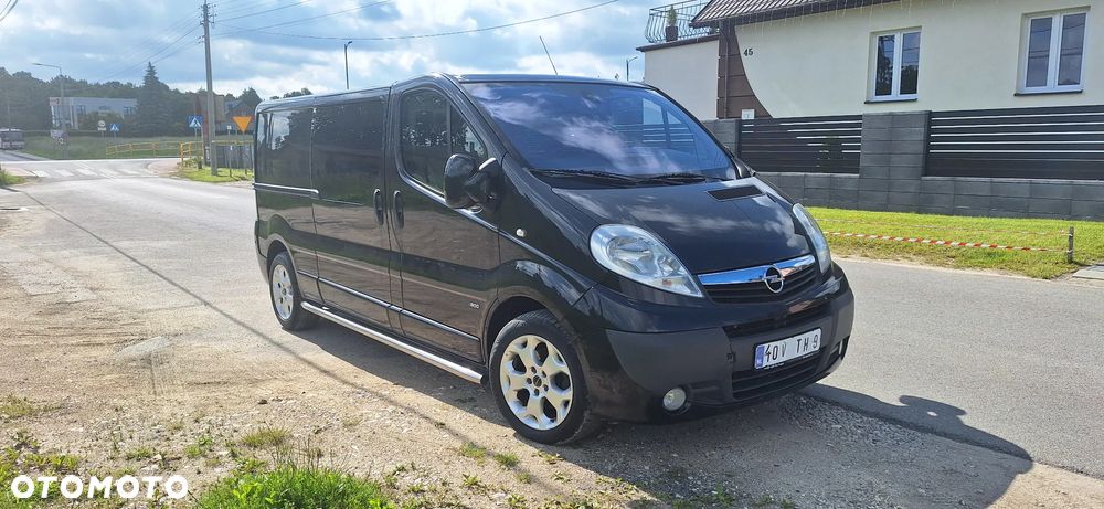 Opel Vivaro - 1