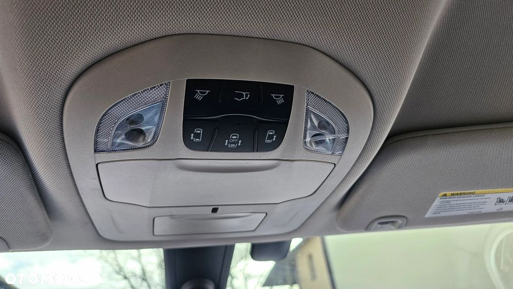 Chrysler Pacifica - 41