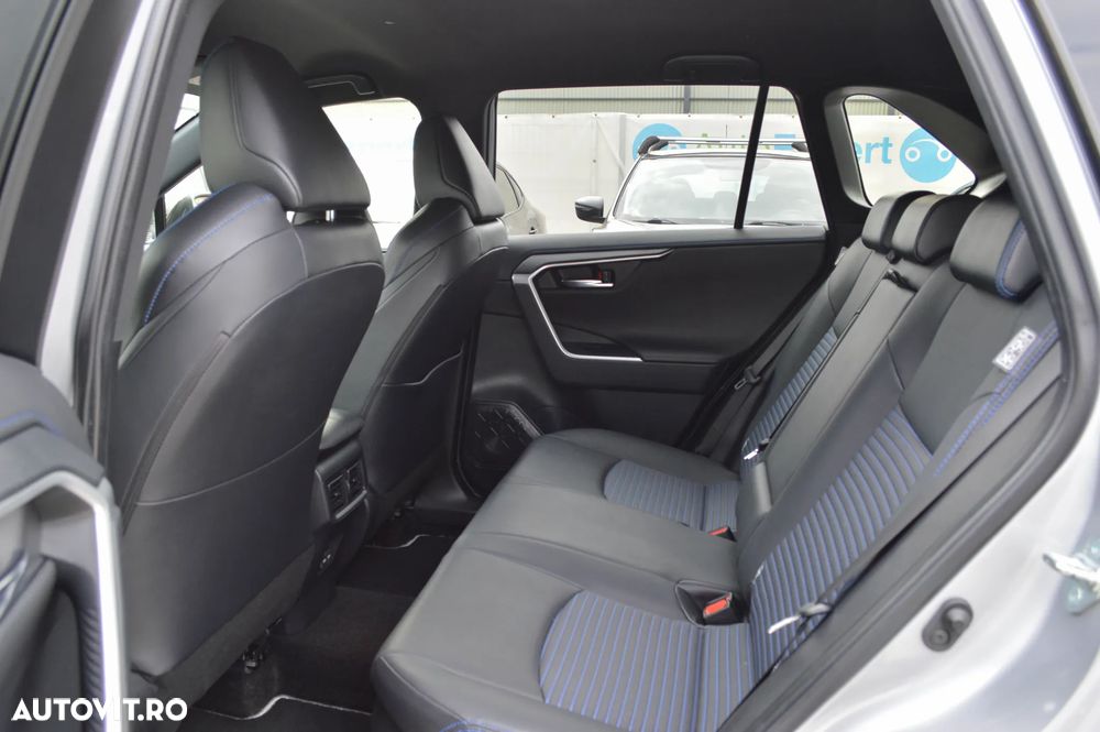 Toyota RAV4 2.5 4x4 Team Deutschland - 33