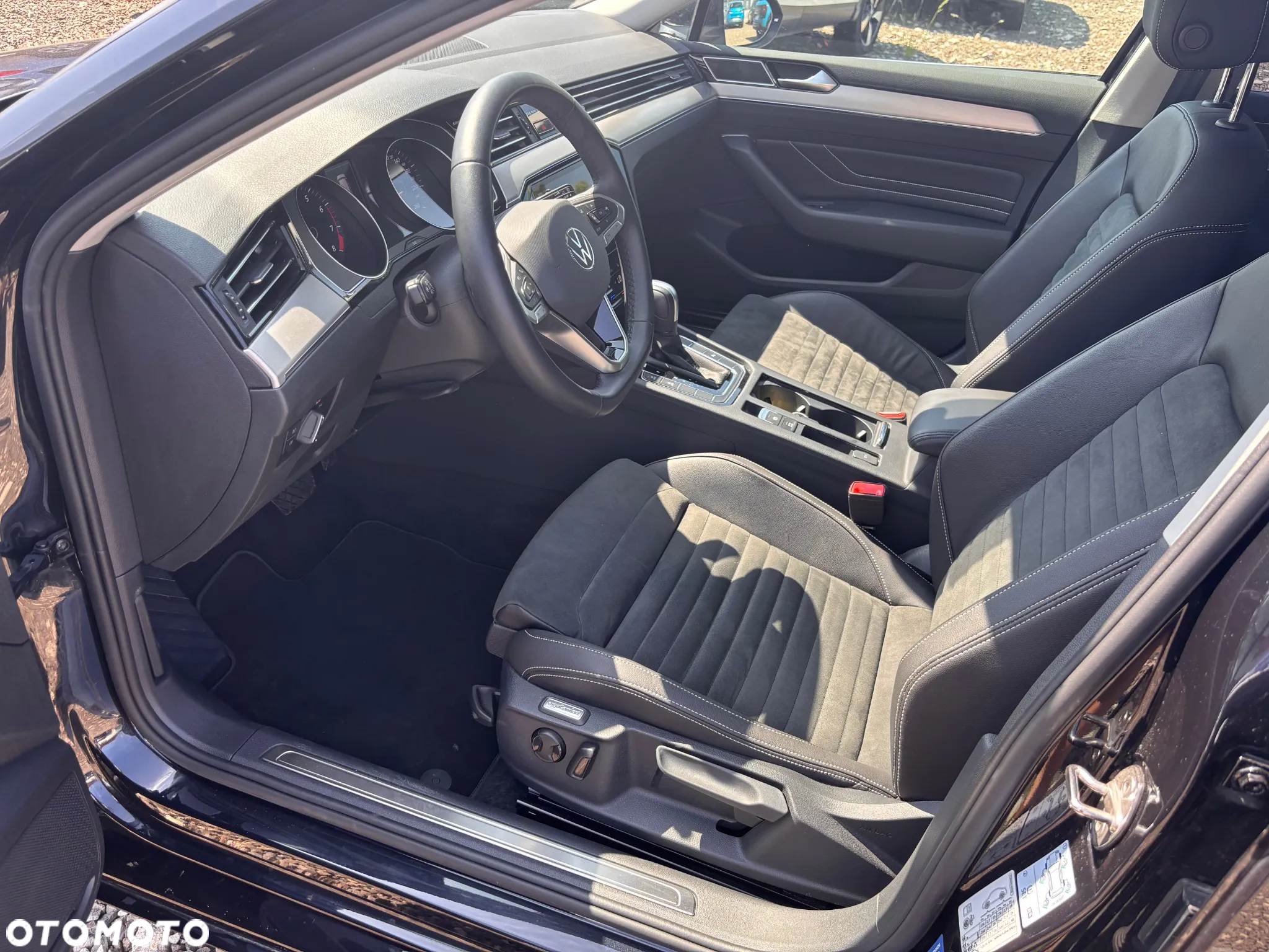 Volkswagen Passat 2.0 TSI Elegance DSG - 25