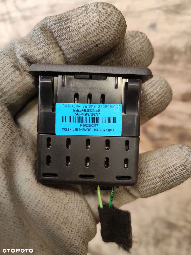 port gniazdo ładowania usb tył 5008 ii 2 lift - 6