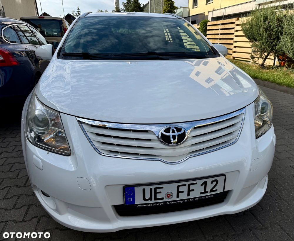 Toyota Avensis 1.8 Comfort - 8