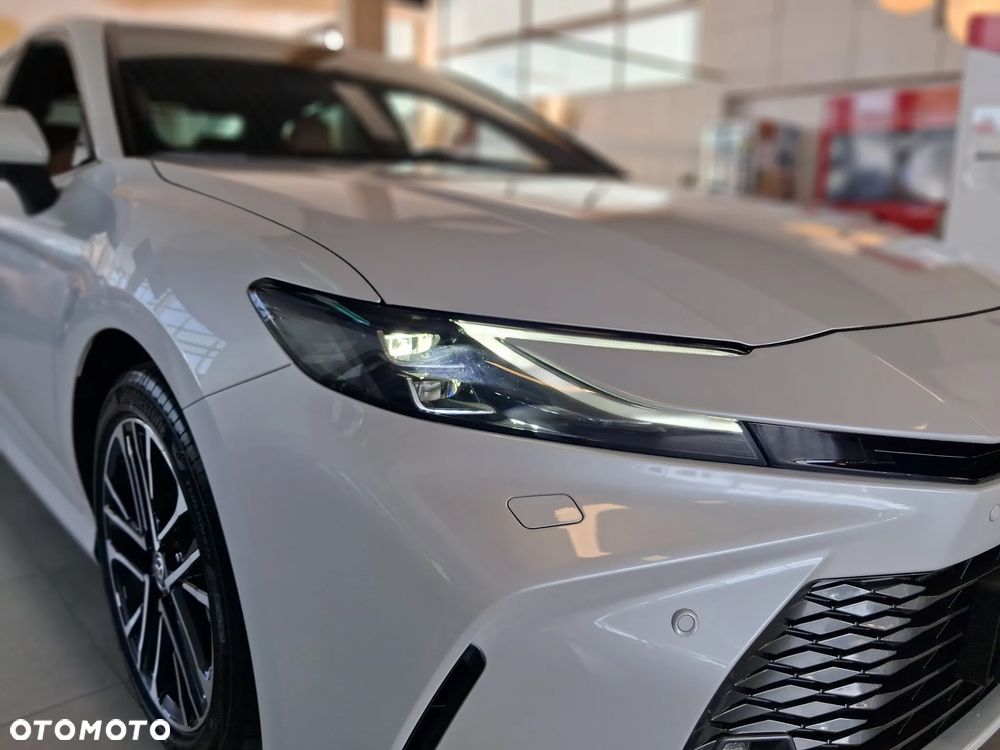 Toyota Camry 2.5 Hybrid Dynamic Force Executive e-CVT - 11
