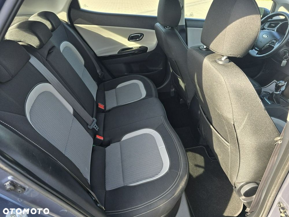 Kia Ceed - 25