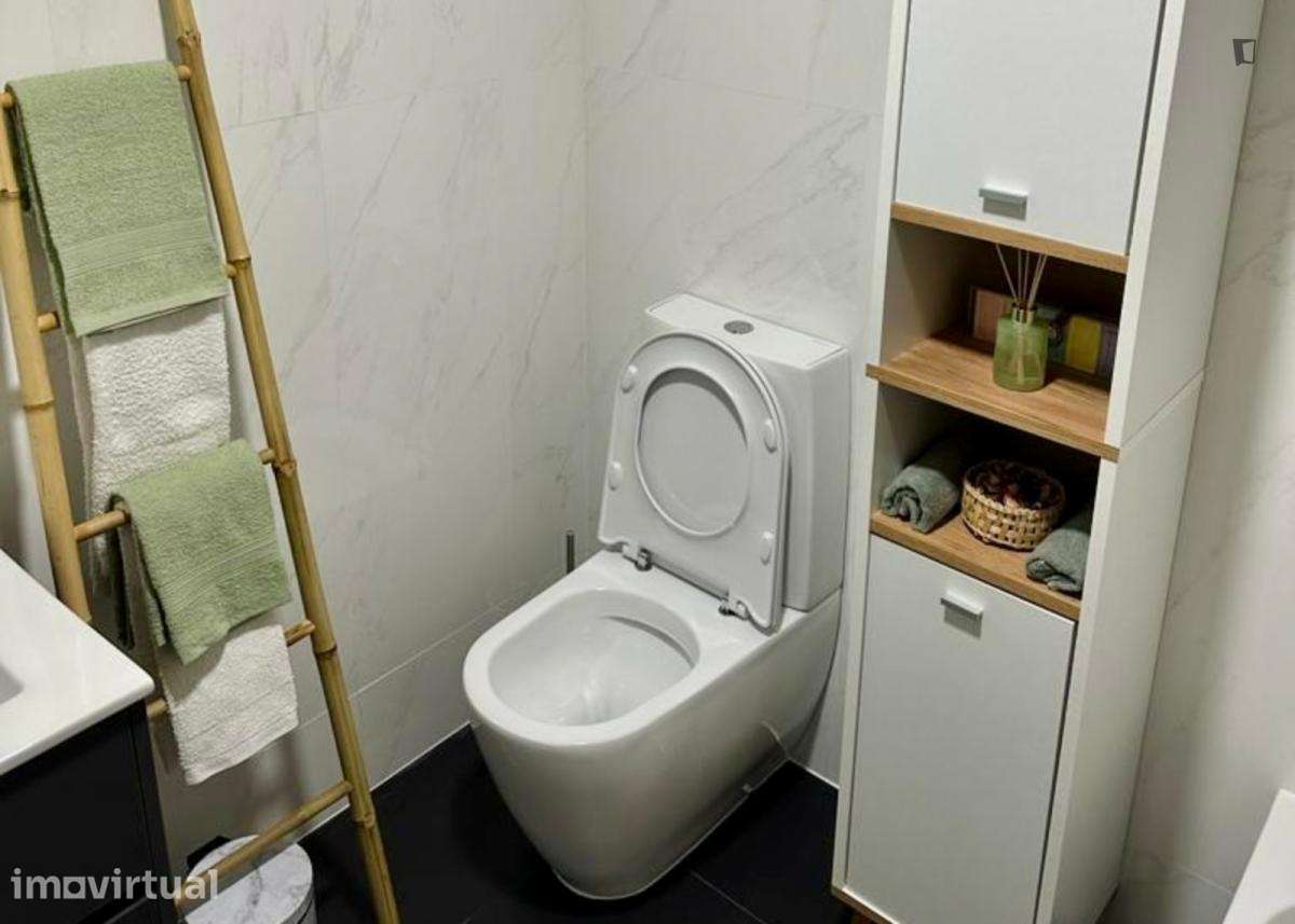 Apartamento com 1 quartos - localizado em Paranhos Porto - Grande imagem: 4/19