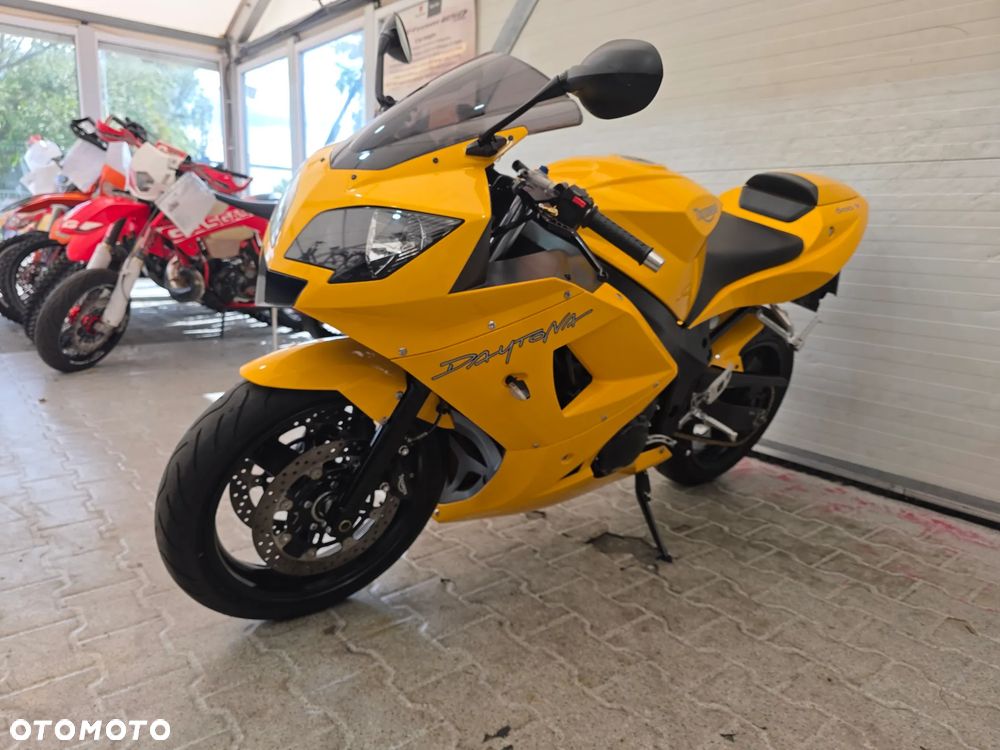 Triumph Daytona - 10