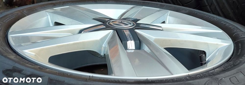 Felgi Aluminiowe Oryg. Vw T5 T6 Multivan 17 Cali 5x120 7Jx17 Et55 Idealne - 7
