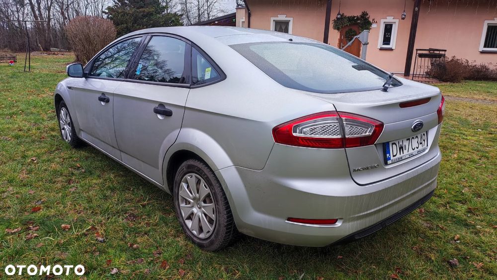 Ford Mondeo 2.0 TDCi Ambiente - 4
