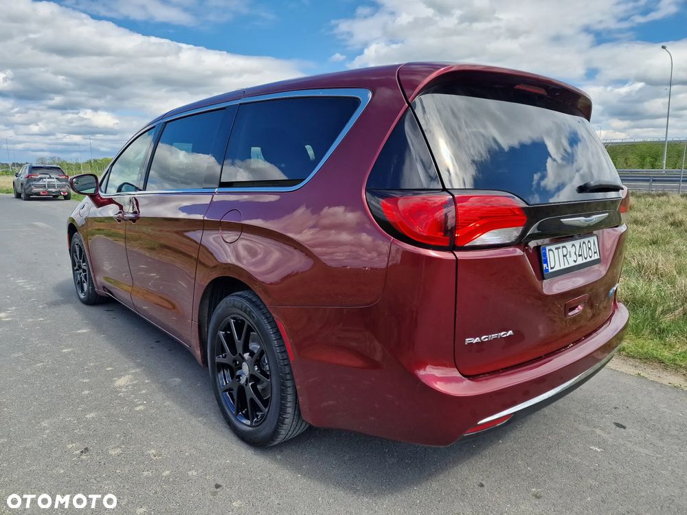 Chrysler Pacifica - 20