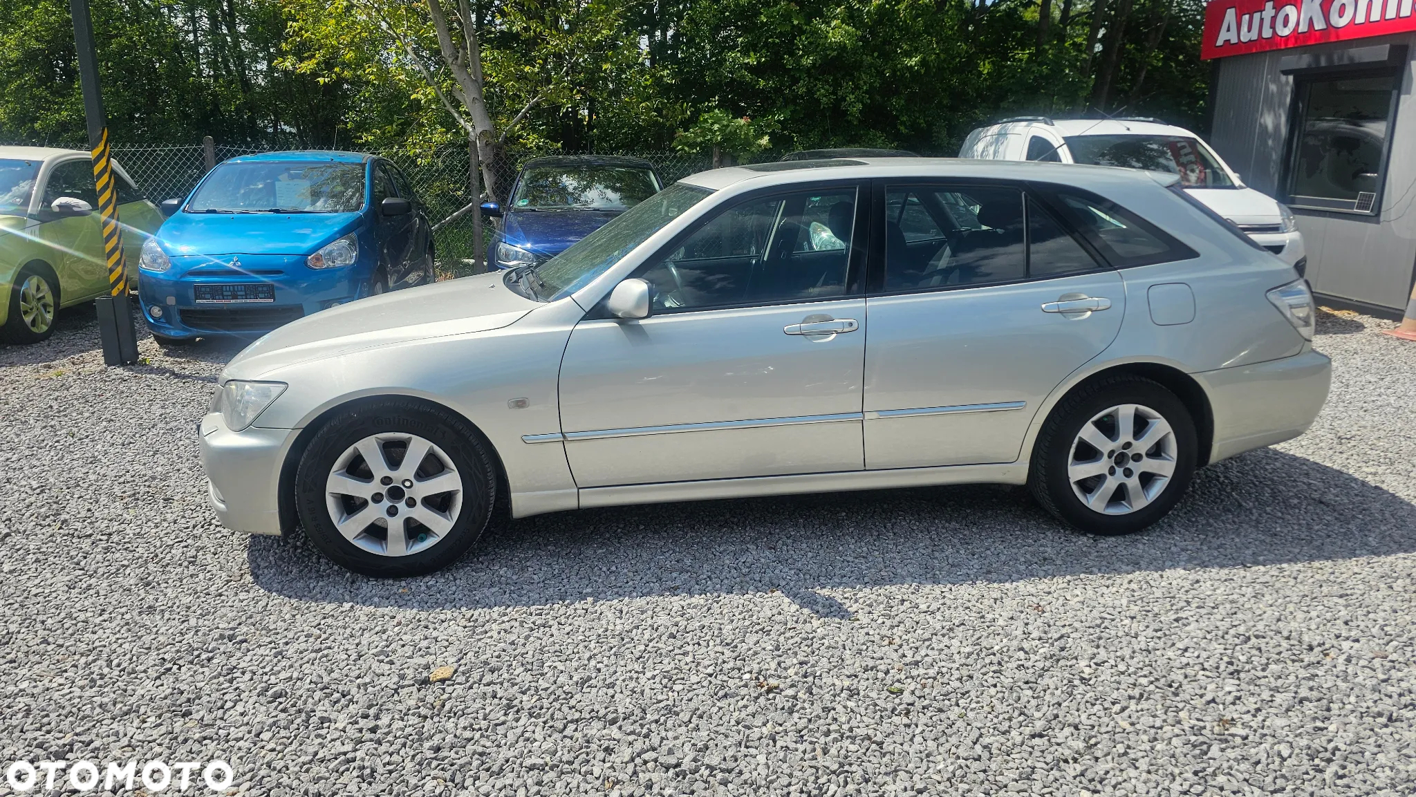 Lexus IS 200 SportCross - 3
