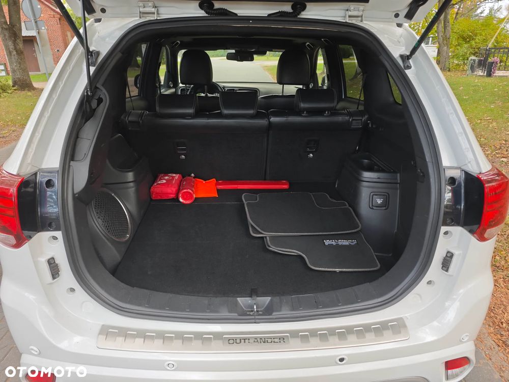 Mitsubishi Outlander 2.4 4WD Plug-In Hybrid Diamant+ - 14