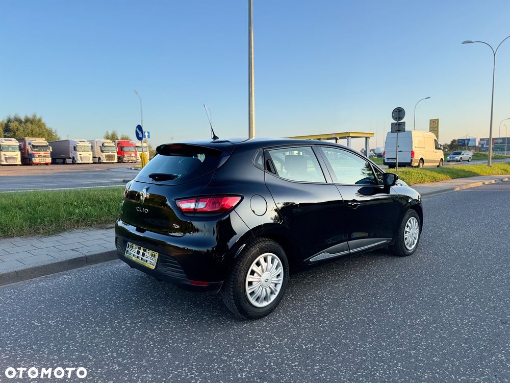 Renault Clio - 11