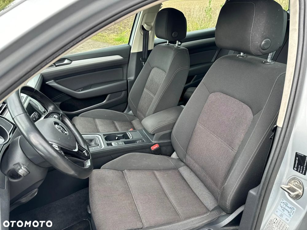 Volkswagen Passat Variant 2.0 TDI (BlueMotion Technology) Comfortline - 16